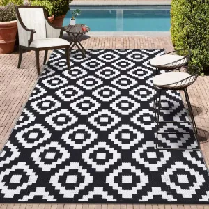 Outdoor Black & White 5x8 Reversible Rug Waterproof Washable Plastic Straw Area Rug for Patio, RV, Deck, Camping, Beach