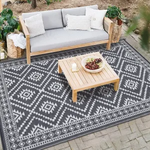 Outdoor Grey & White 8x10 Reversible Rug, Plaid Plastic Tube Portable Non-Shedding Stain Resistant Carpet for Camping Patio High Traffic